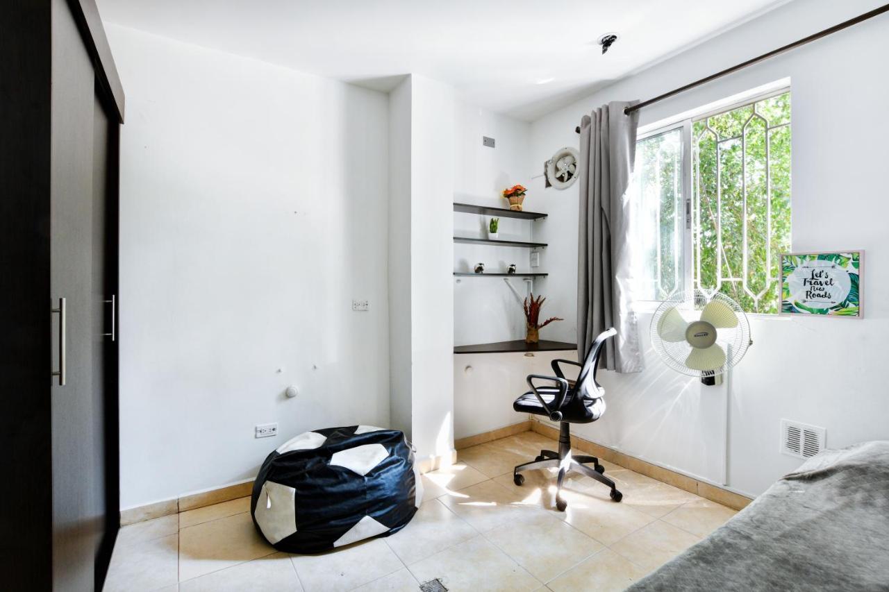 International House Co-Living Hostel Меделин Екстериор снимка