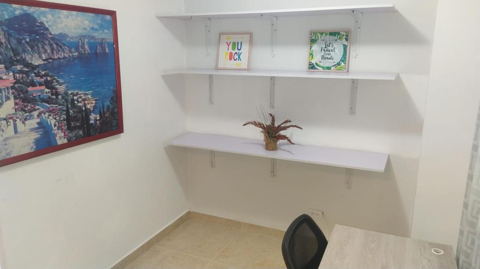 International House Co-Living Hostel Меделин Екстериор снимка