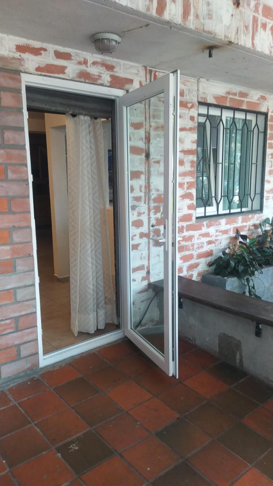 International House Co-Living Hostel Меделин Екстериор снимка