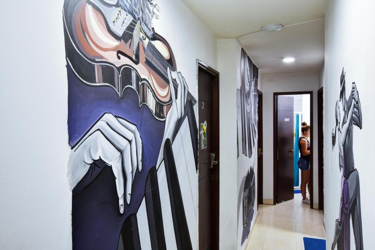 International House Co-Living Hostel Меделин Екстериор снимка
