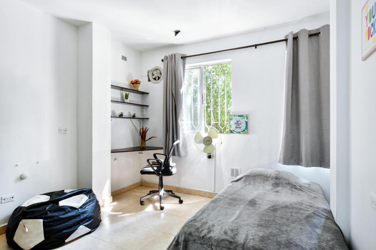 International House Co-Living Hostel Меделин Екстериор снимка
