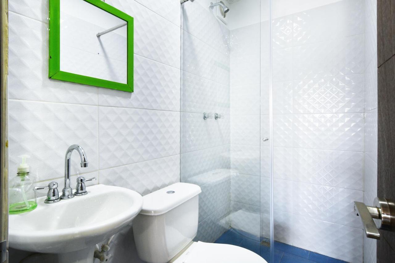 International House Co-Living Hostel Меделин Екстериор снимка