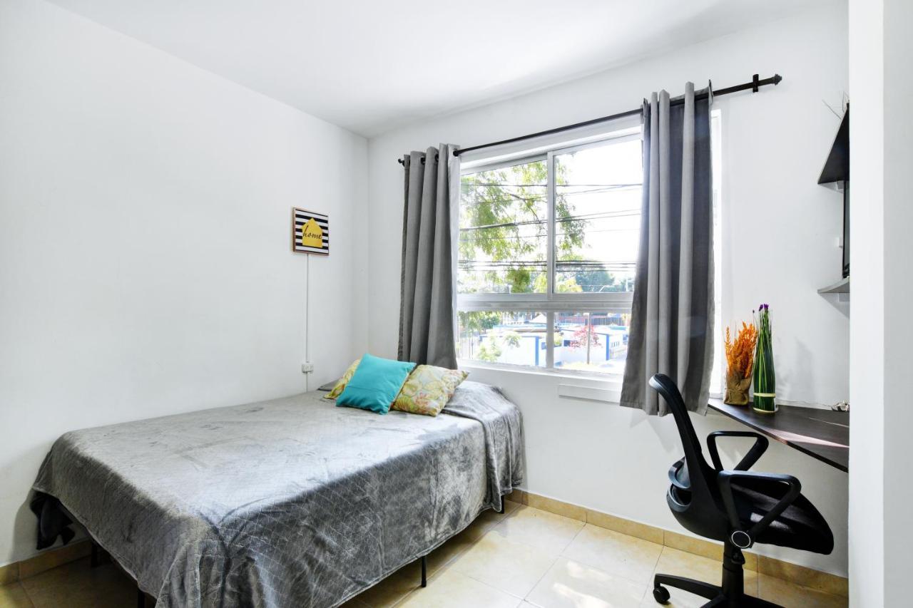 International House Co-Living Hostel Меделин Екстериор снимка