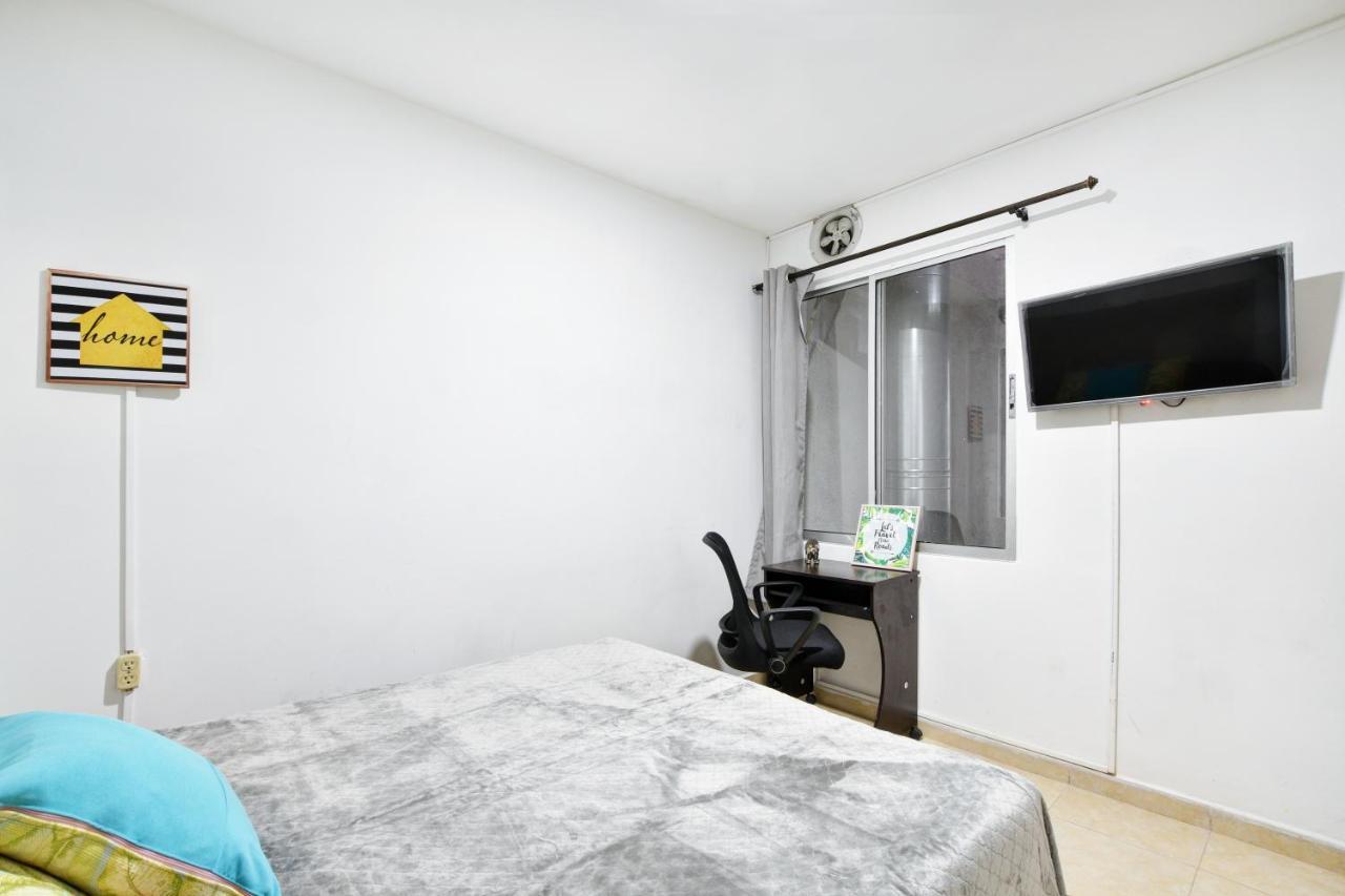 International House Co-Living Hostel Меделин Екстериор снимка