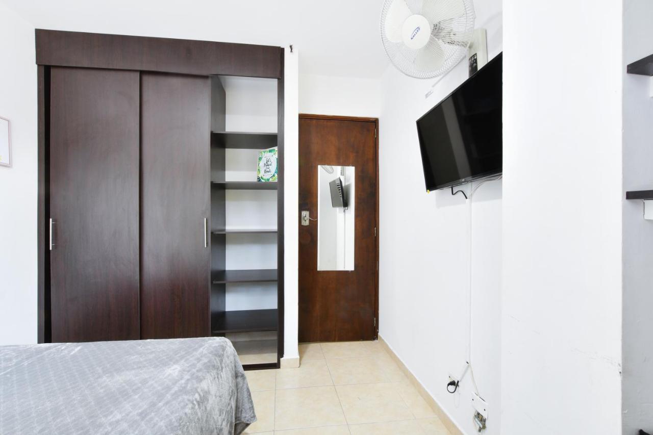 International House Co-Living Hostel Меделин Екстериор снимка