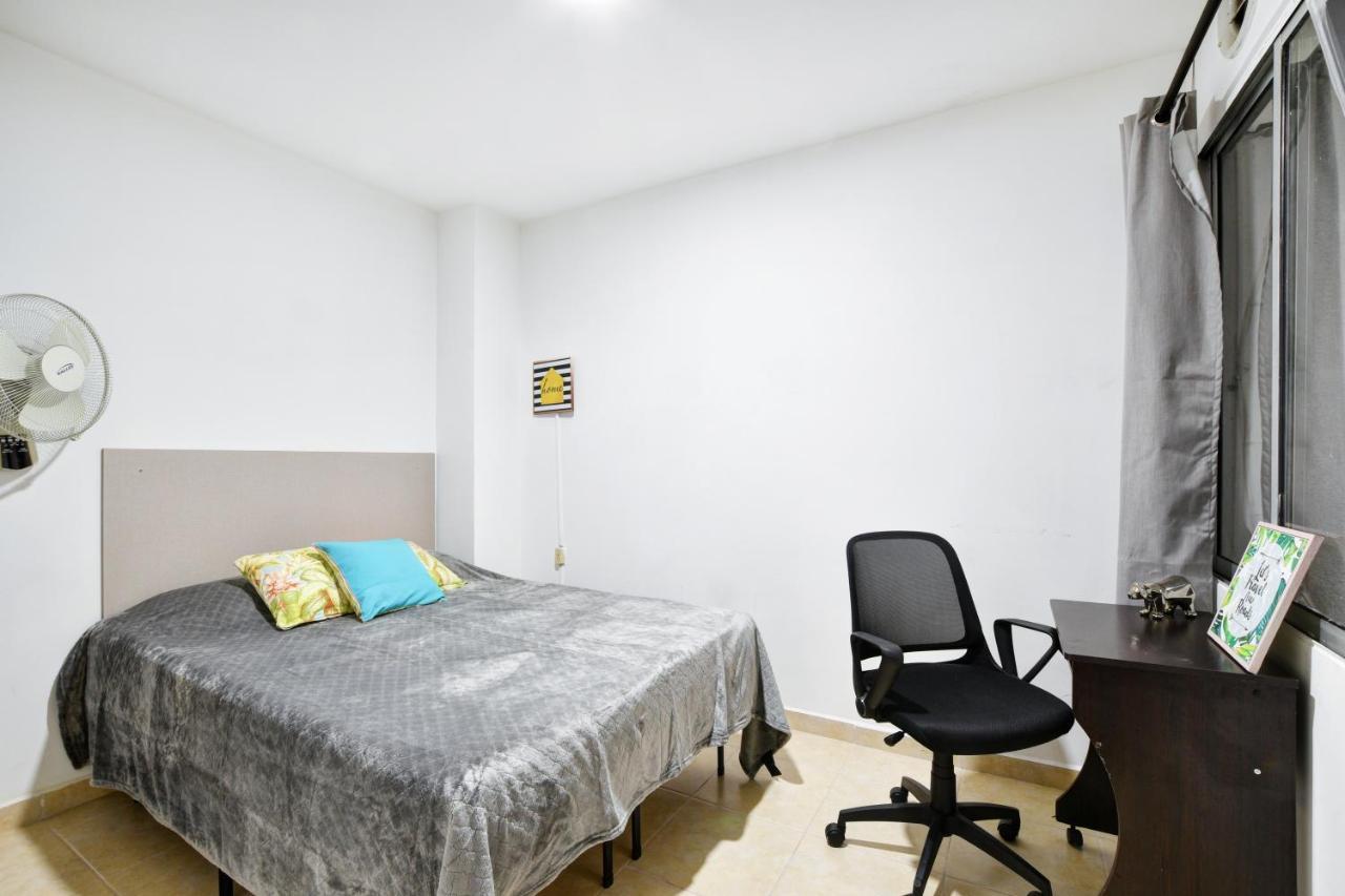 International House Co-Living Hostel Меделин Екстериор снимка
