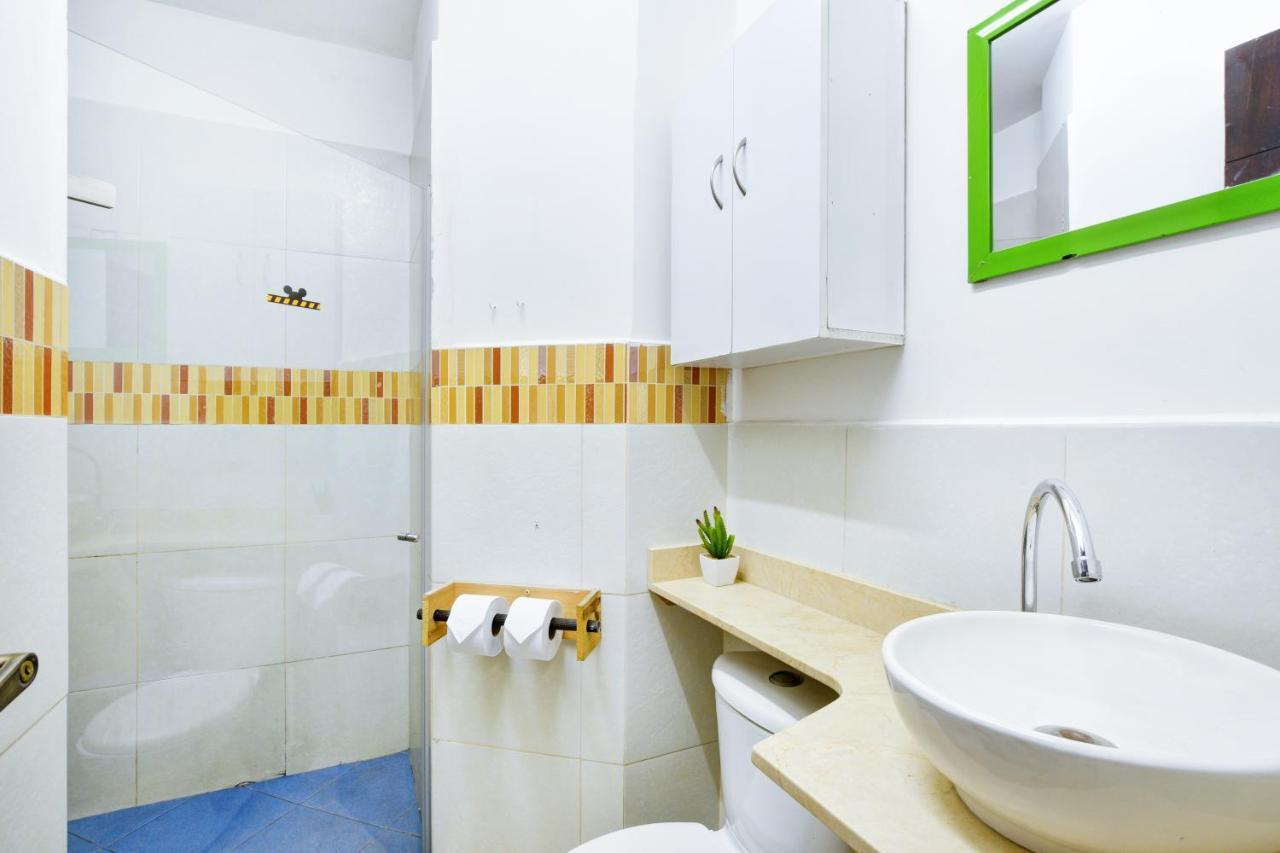 International House Co-Living Hostel Меделин Екстериор снимка