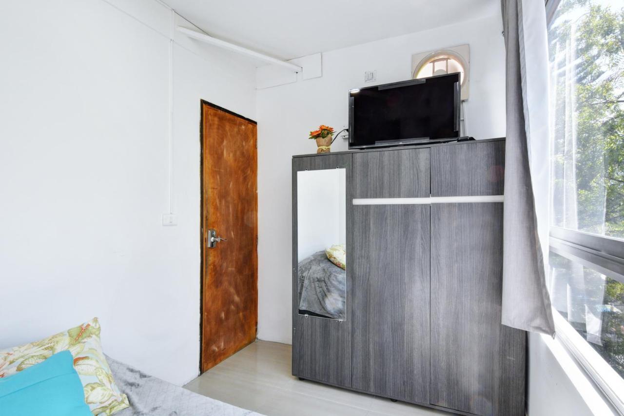 International House Co-Living Hostel Меделин Екстериор снимка