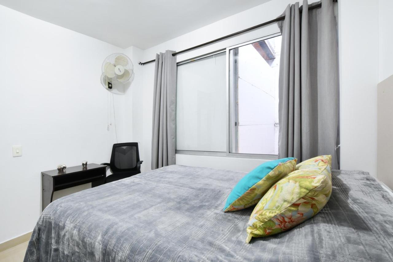 International House Co-Living Hostel Меделин Екстериор снимка