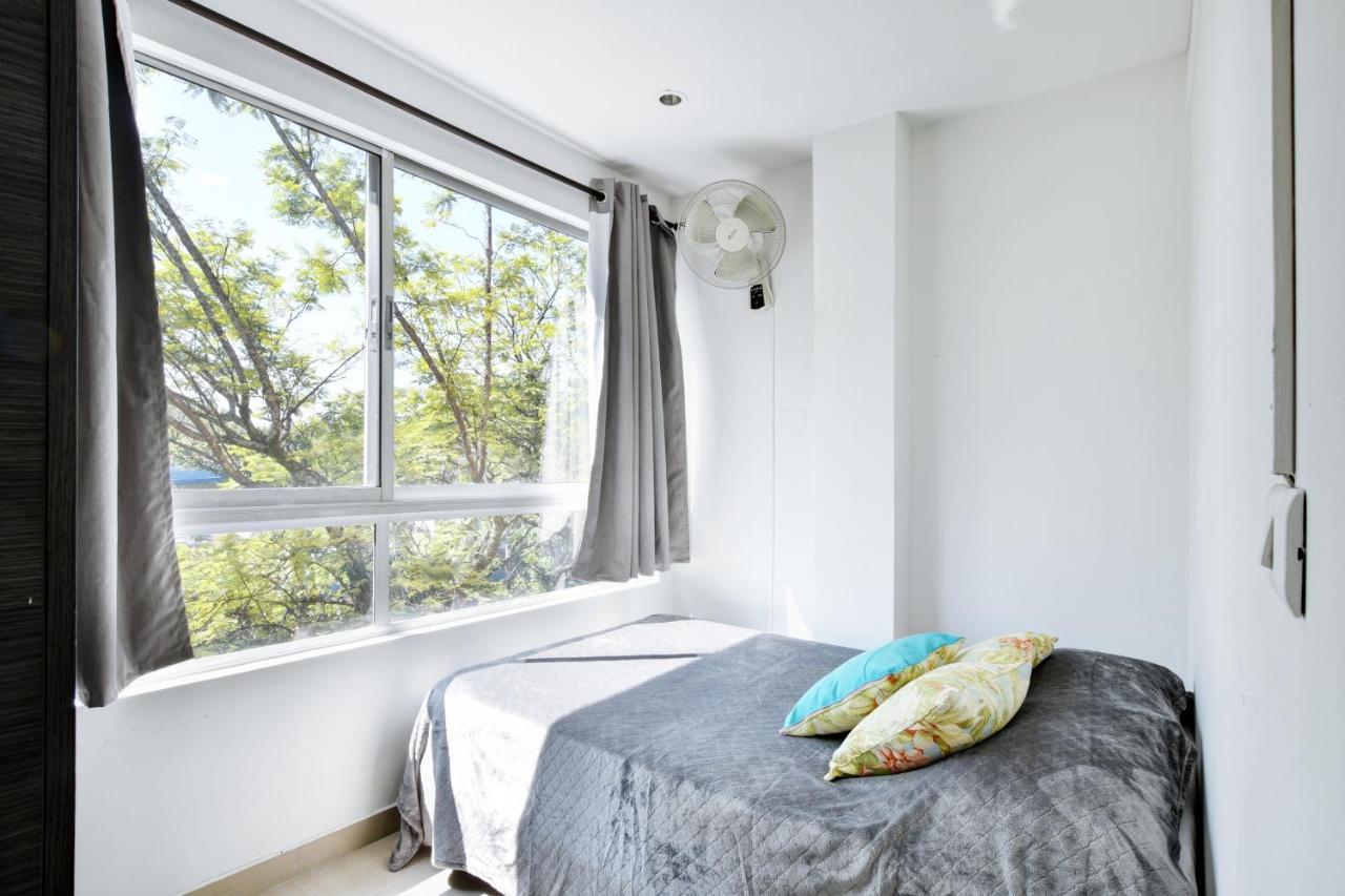 International House Co-Living Hostel Меделин Екстериор снимка